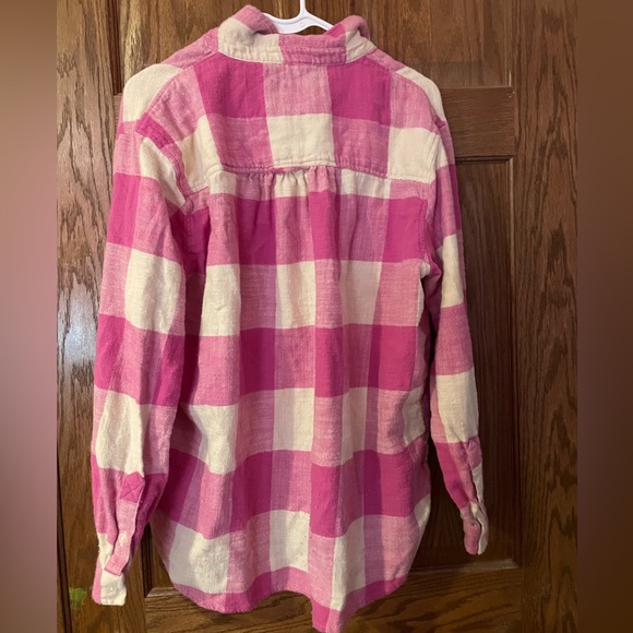 Pink & White size M American Eagle flannel - Picture 2 of 2